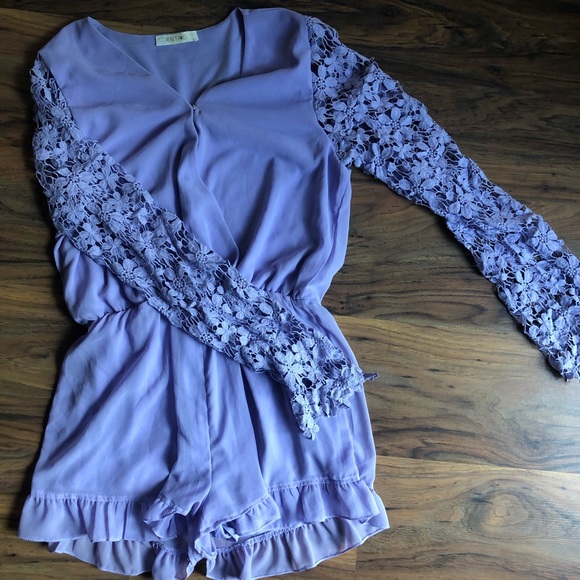 Boutique Floral Romper - Picture 2 of 4